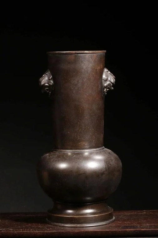 Japan, Muromachi period, 16th century, Bronze Flower Vase, Bronze